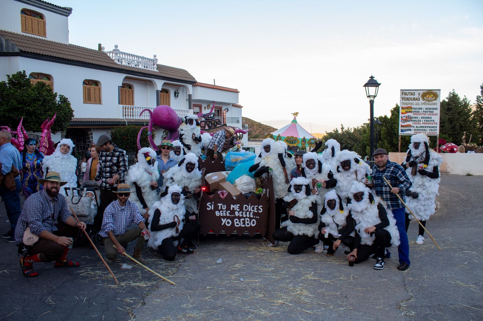 El gran desfile de carrozas y pasacalles de Canjáyar, en imágenes