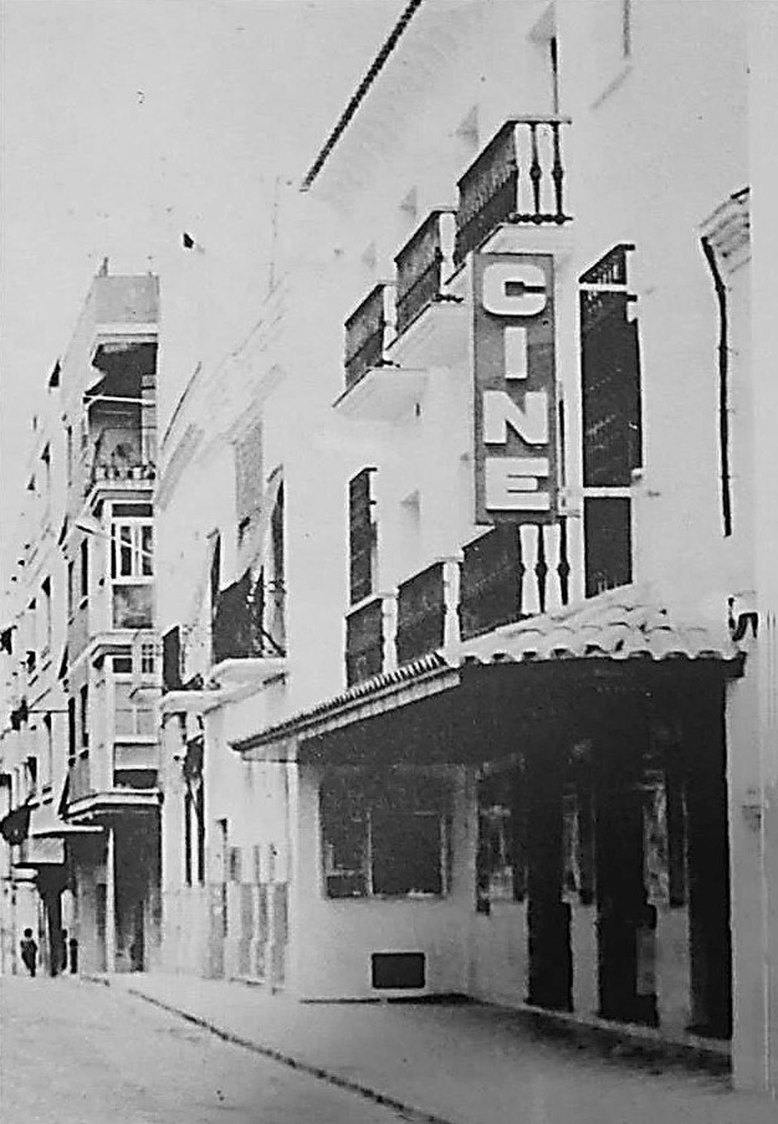 Cine Lis en la calle Sevilla.
