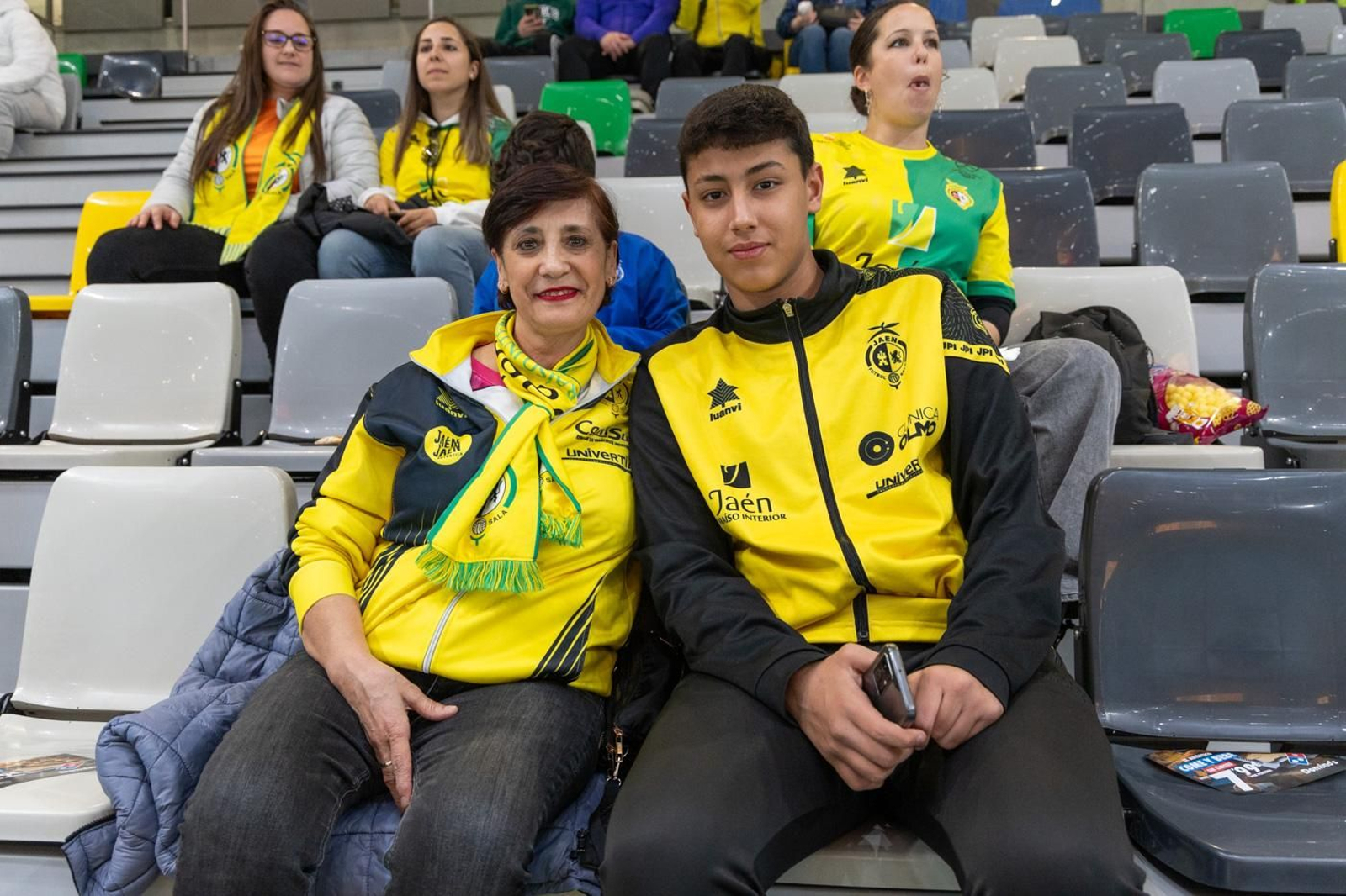 En imágenes: la afición y mejores jugadas del Jaén FS - Jimbee Cartagena