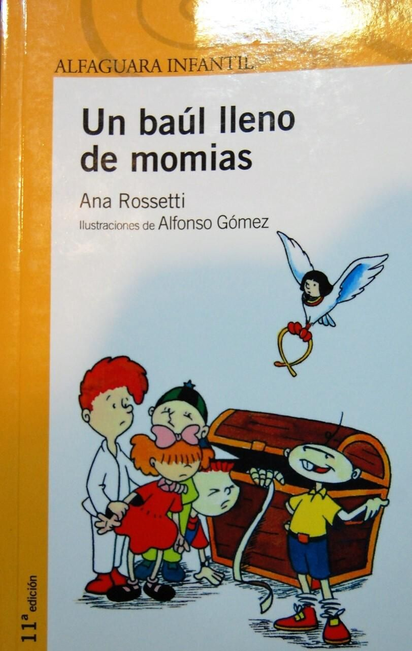 Portada del libro 'Un baúl lleno de momias'.