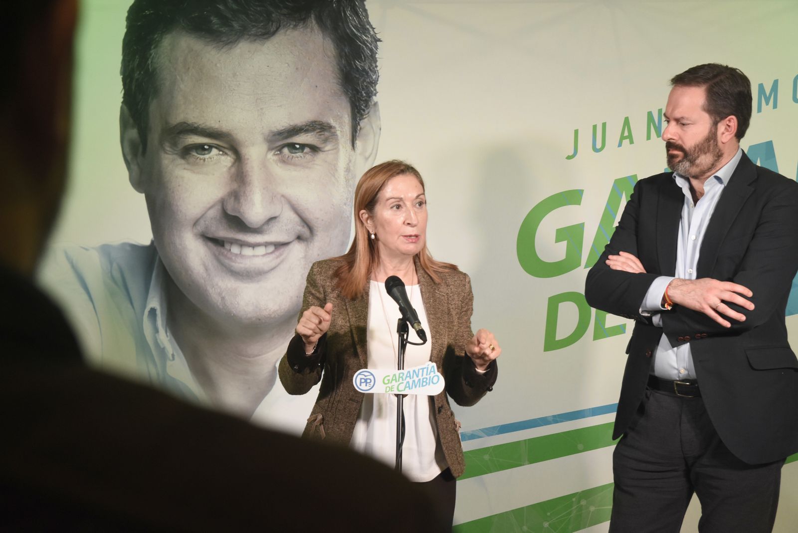 Ana Pastor y Adolfo Molina, en el encuentro con afiliados en Córdoba.