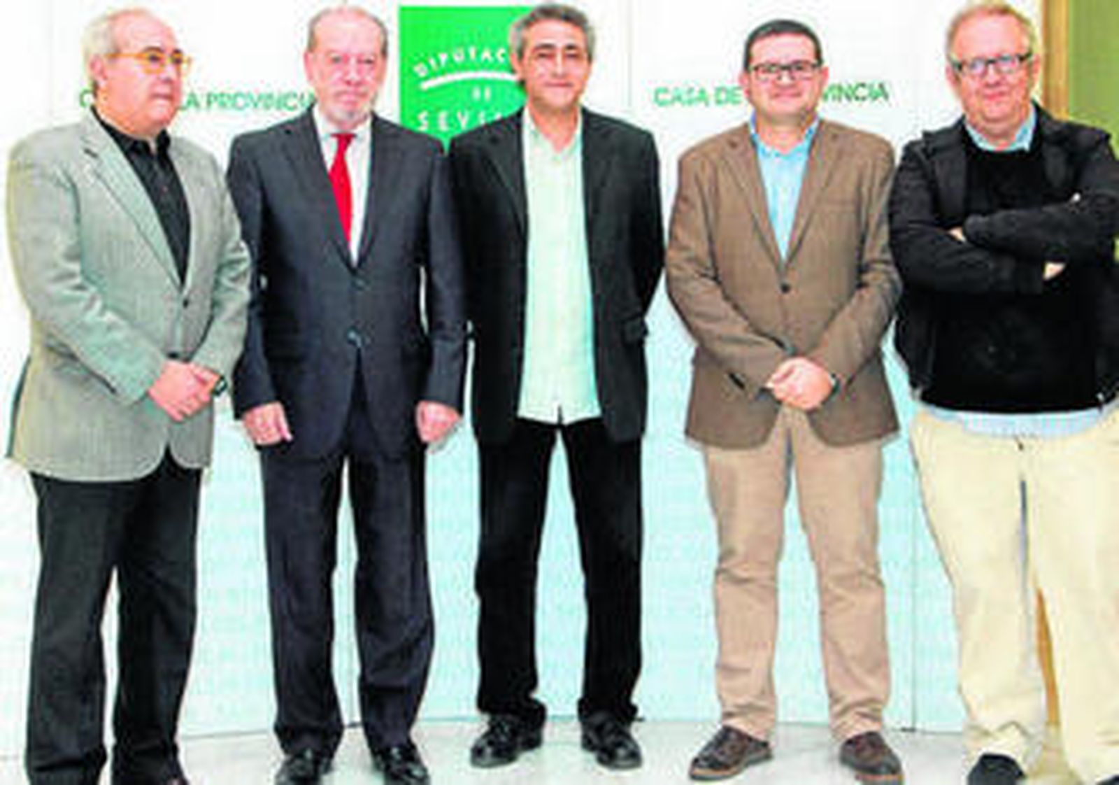 El presidente y representantes del sector, ayer, en un momento de la presentación, en la Casa de la Provincia