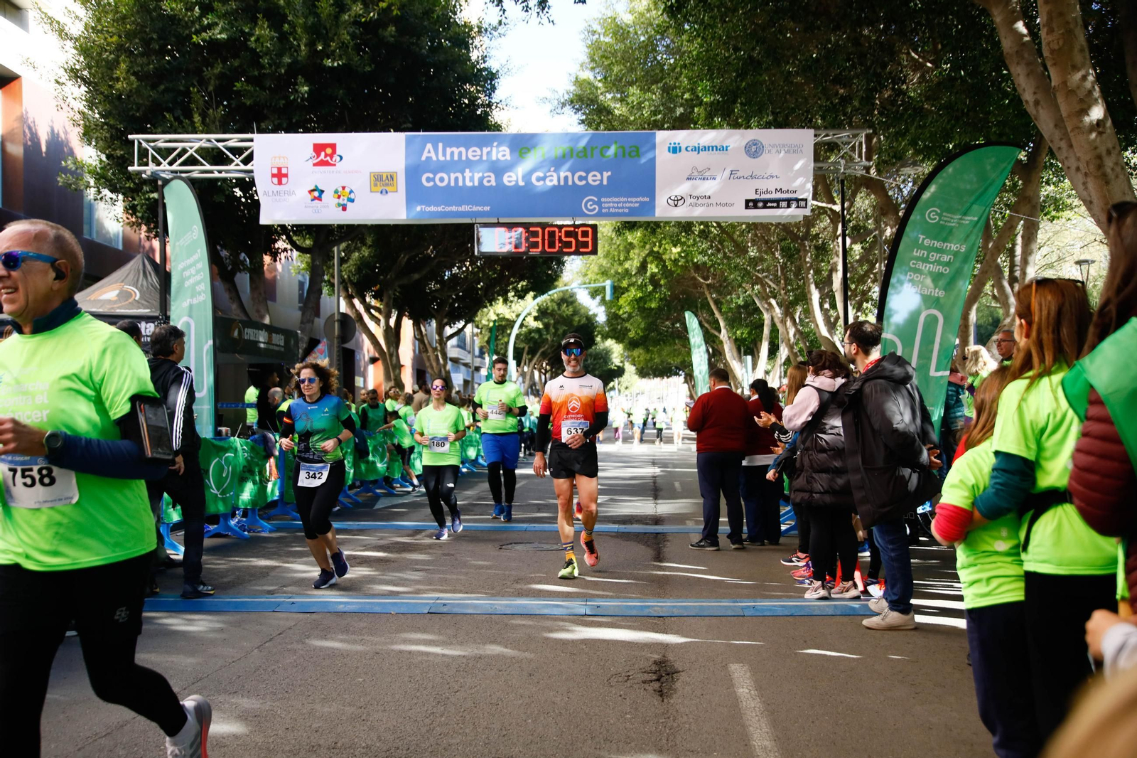 Imágenes de la Carrera contra el Cáncer de Almería