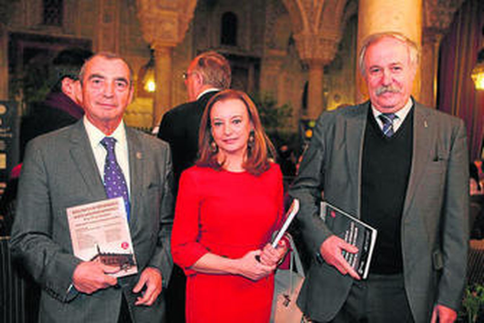 Los autores Venancio Gutiérrez, Milagros Pérez y José Miguel Braojos.