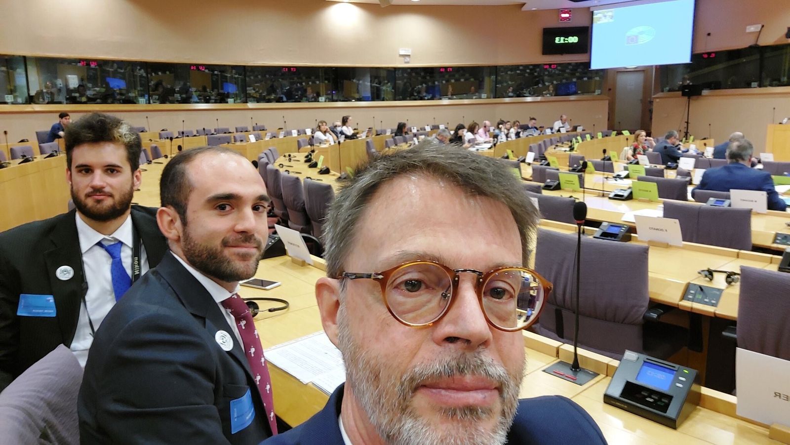 Manuel Alejandro Moreno (centro) junto a Víctor Aguilar y Enrique de Álava, en el Parlamento Europeo el 13 de julio pasado.