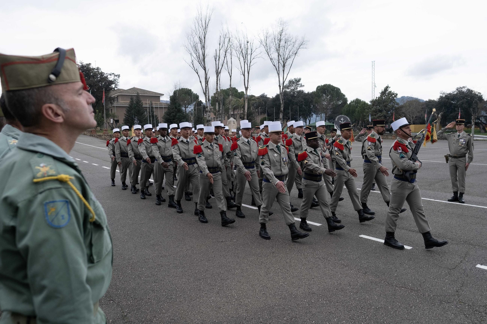 Efectivos de la Legión Extranjera francesa durante su desfile en la base de Ronda.