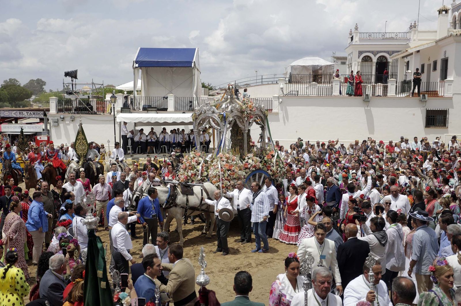 El Rocío 2023: Imágenes de ambiente y presentaciones de las Hermandades