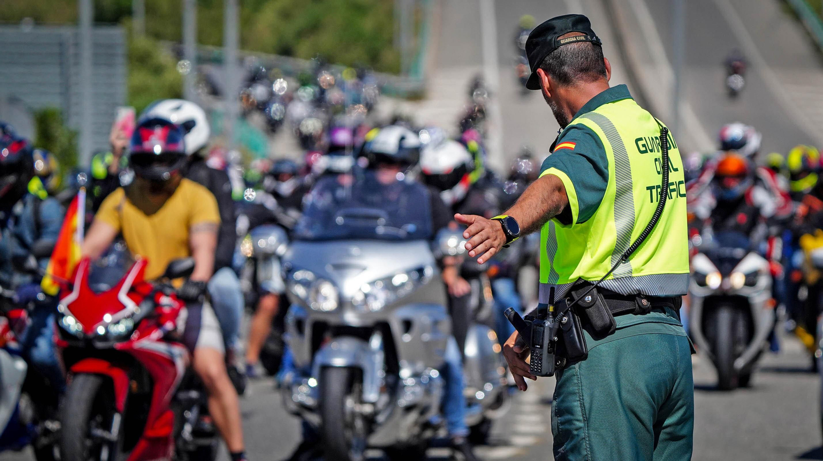 Muchas moteros acuden al Circuito Ángel Nieto de Jerez