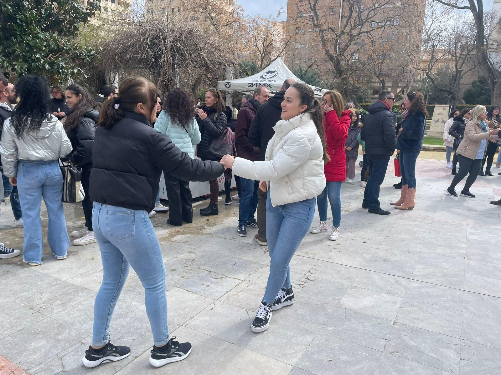 En imágenes: no hay mal tiempo que pueda con el 'Pre-Rumbón' de Jaén