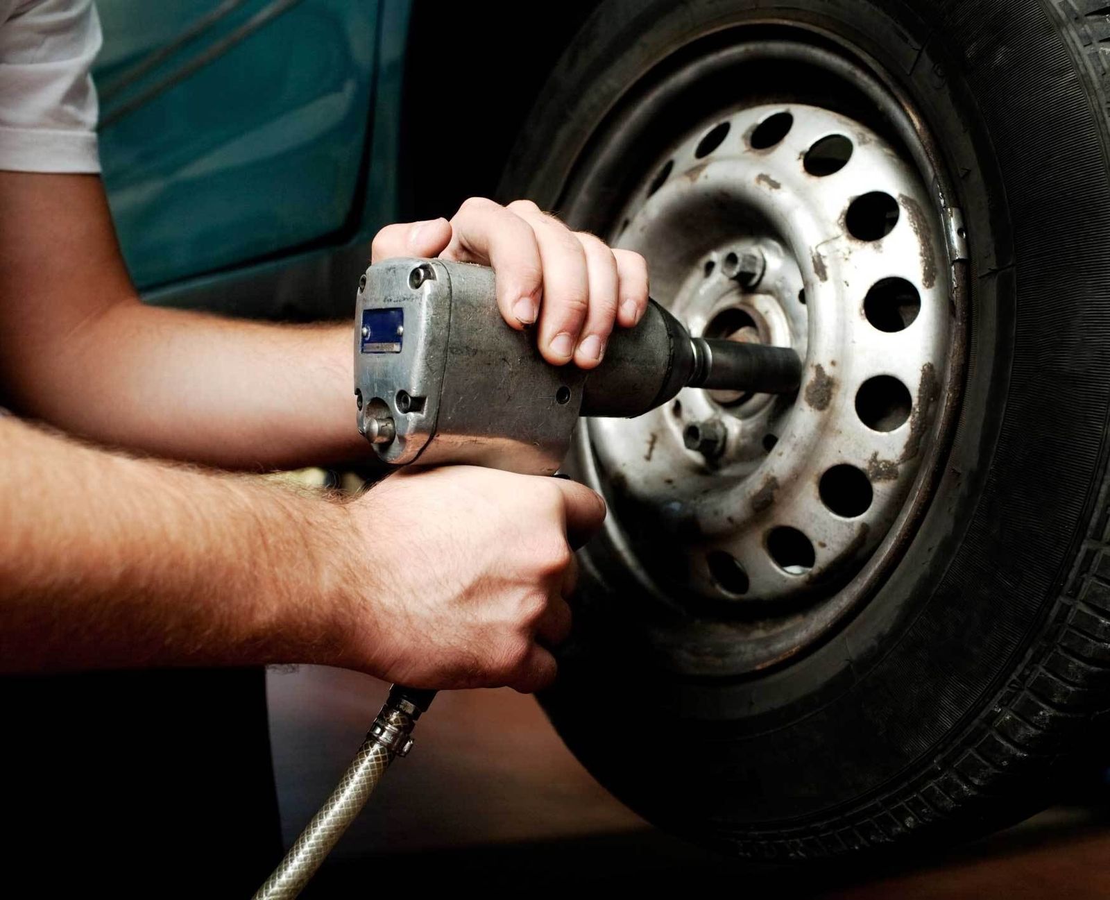 Imagen de archivo de la reparación de un vehículo.