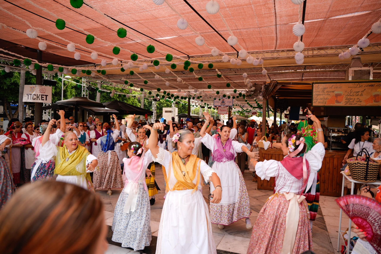 En imágenes: así es la indumentaria tradicional de Almería