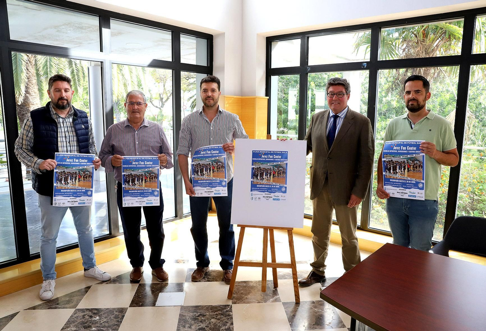 La II Liga Municipal de Fútbol Sala se ha presentado este miércoles en el Edificio Jerez 2002.