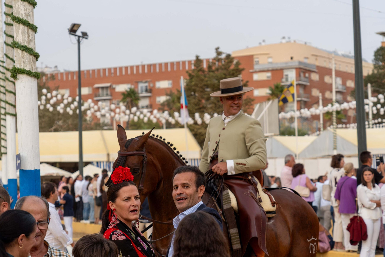 Imágenes del ambiente del ambiente de la tarde del domingo en la Feria de Otoño y del Caballo 2025 de Huelva