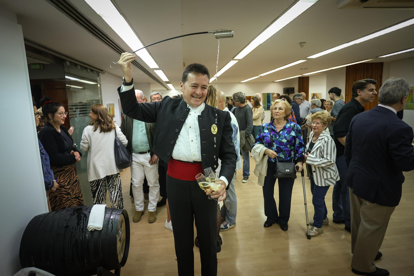 Imágenes de la inauguración de la exposición de Pepe Márquez en la sala ArteAdiario