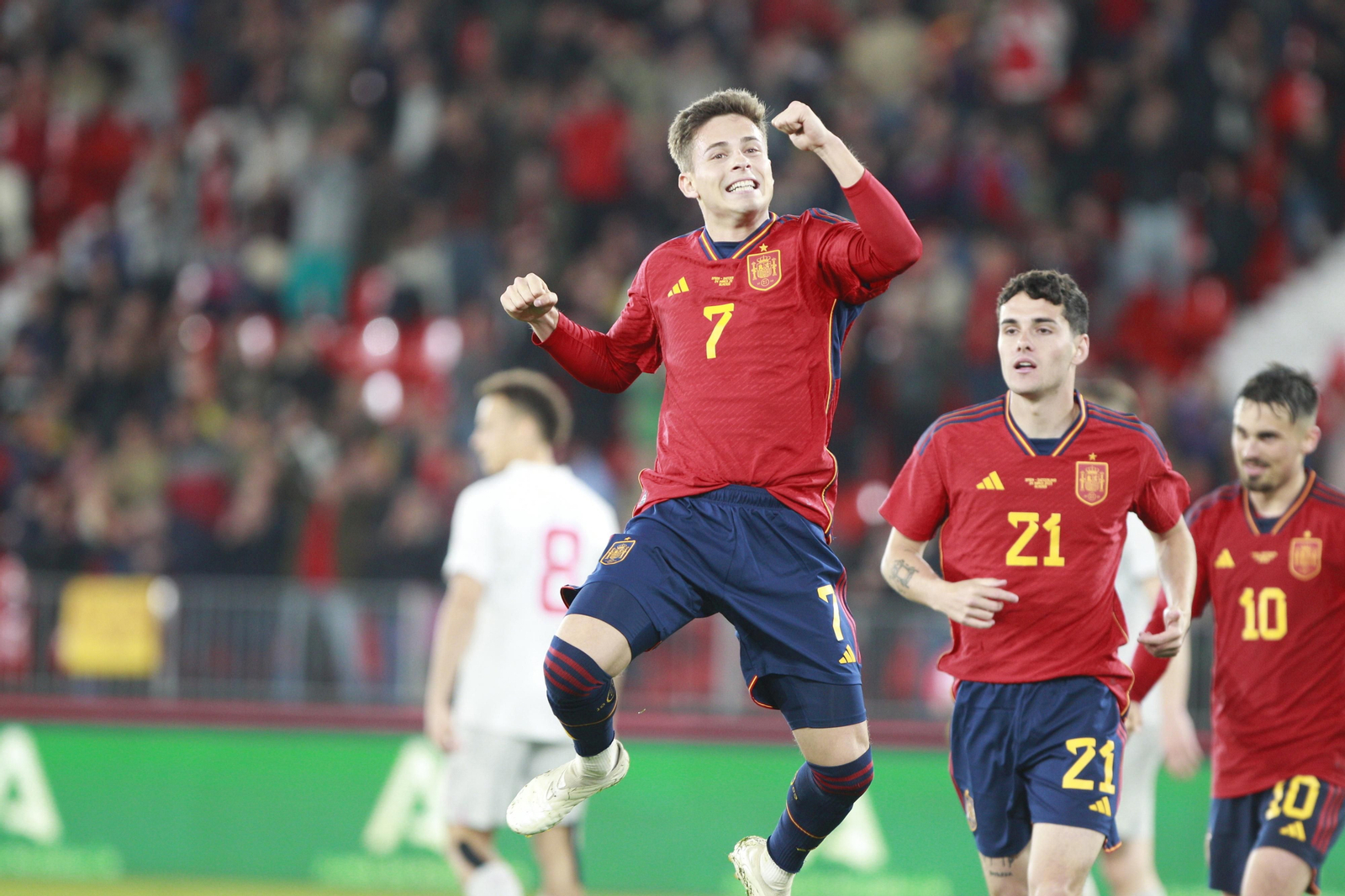 Imágenes del partido de fútbol amistoso entre las selecciones de España y Suiza Sub 21, disputado en Almería