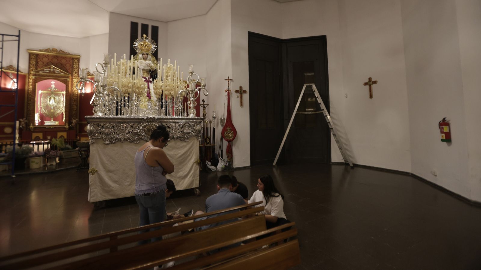 Preparativos en las iglesias de Algeciras para la Magna Mariana, en imágenes