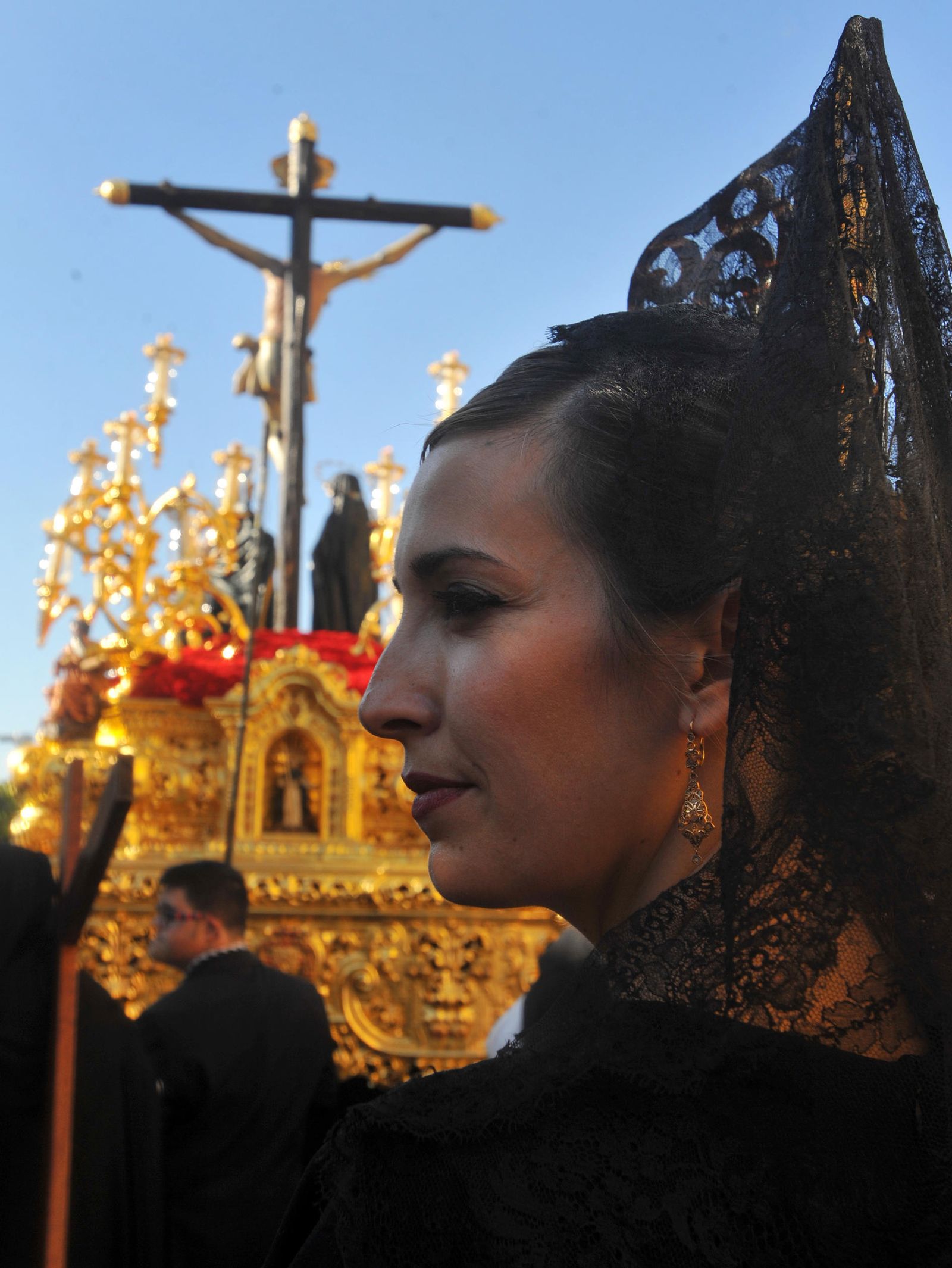 Una mantilla el paso del Cristo del Amor.