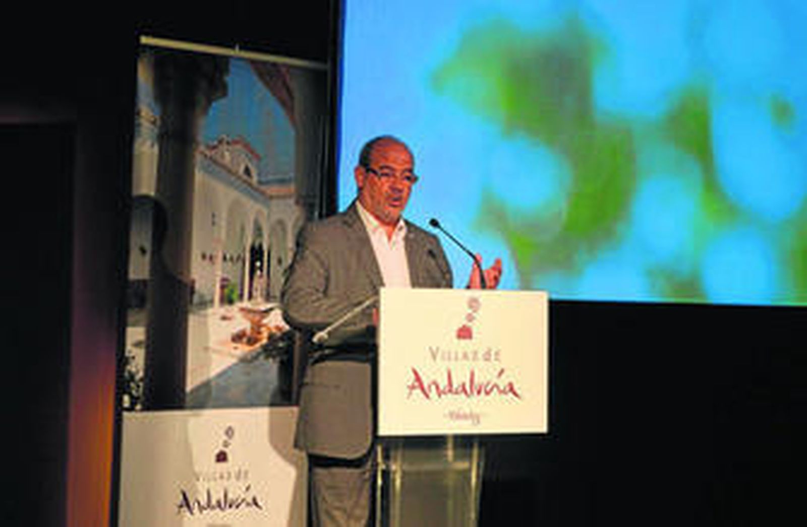 Francisco Artacho, ayer, durante la presentación del plan en Priego.