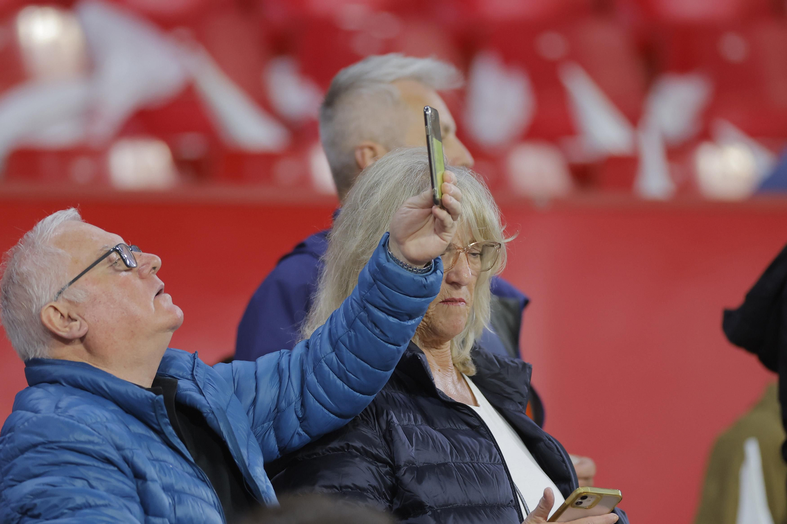 Búscate en las fotos del Sevilla-Arsenal