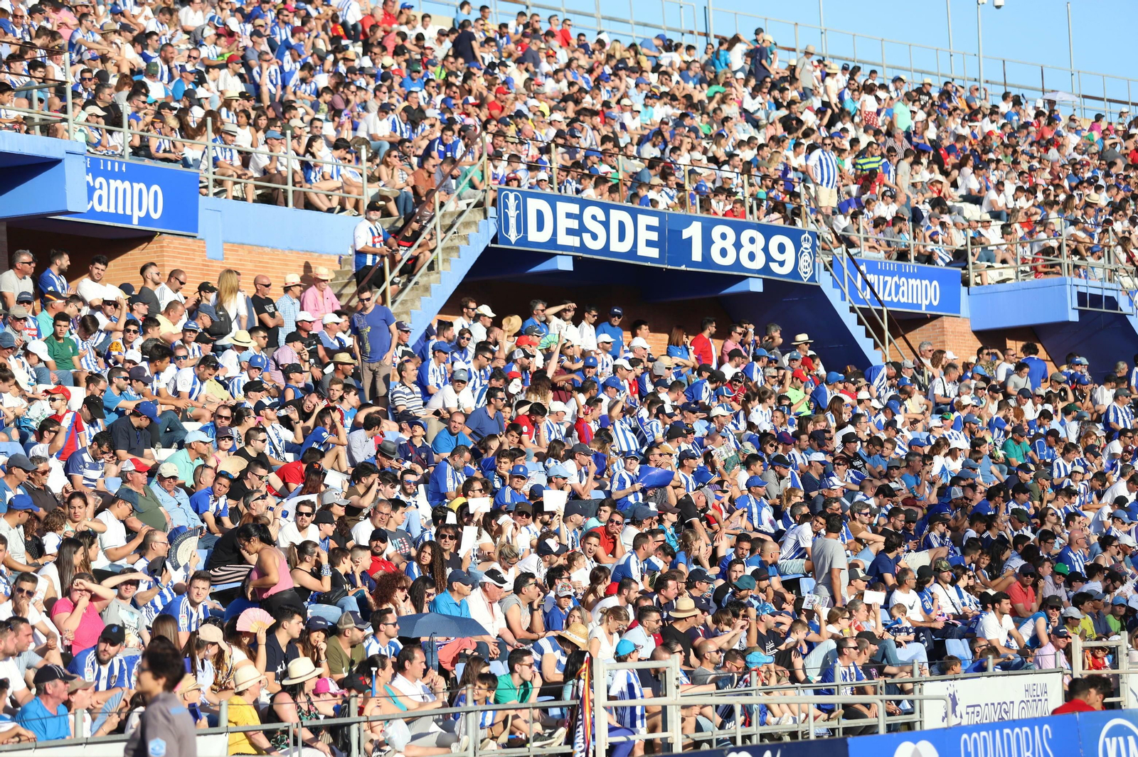 Las gradas del Colombino, llenas durante el encuentro ante el Fuenlabrada.