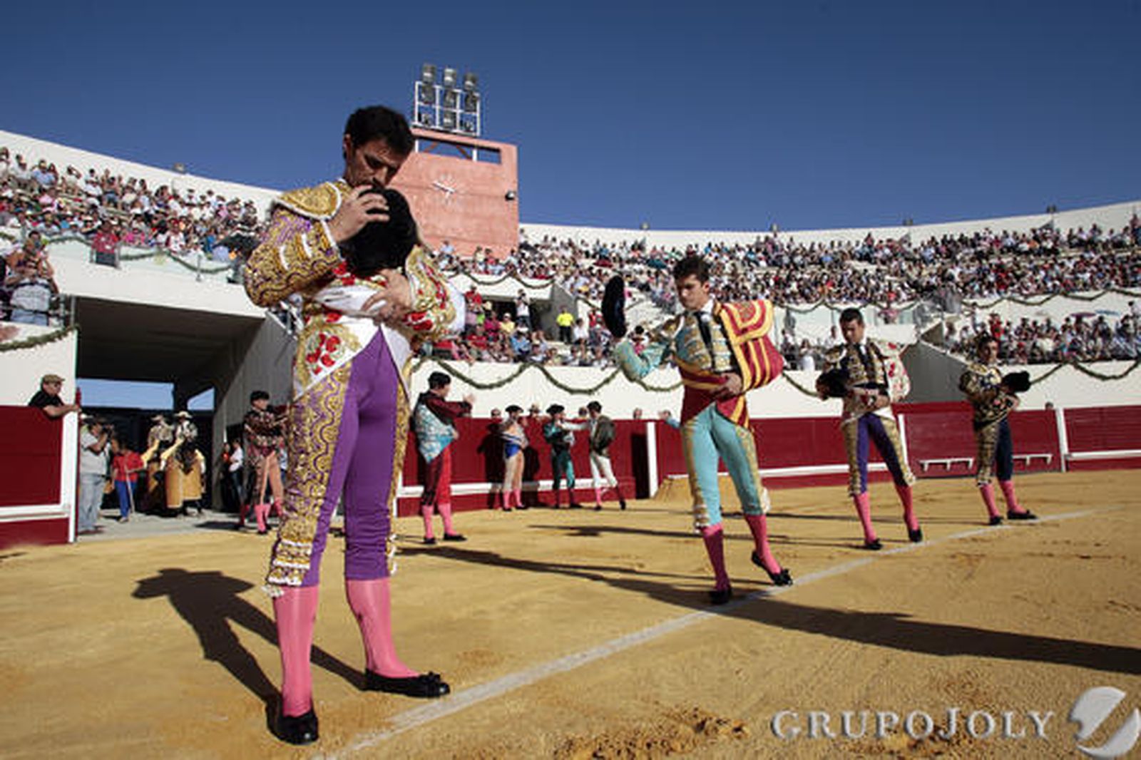 El Fandi, Vilches, Luque y Manzanares componían el cartel de la corrida de inauguración.

Foto: Juan Carlos Muñoz