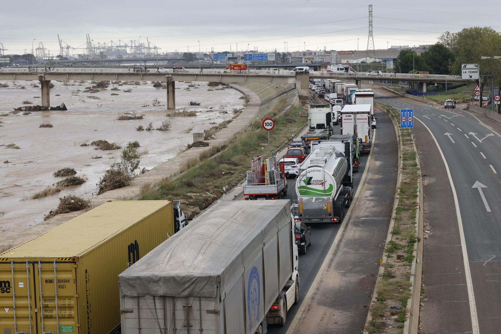 Atascos en los accesos a Valencia