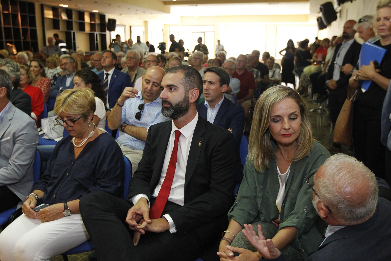 Fotogalería reunión Presidente Junta Andalucía, Juanma Moreno, con dueños viviendas irregulares del Almanzora