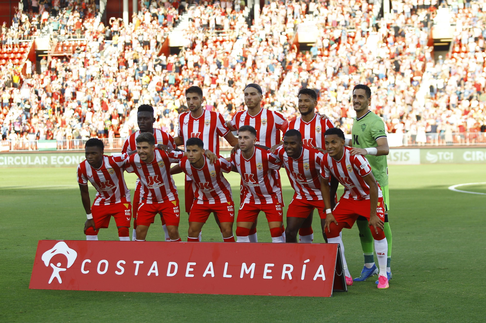 Imágenes del partido U.D. Almería-Rayo Vallecano