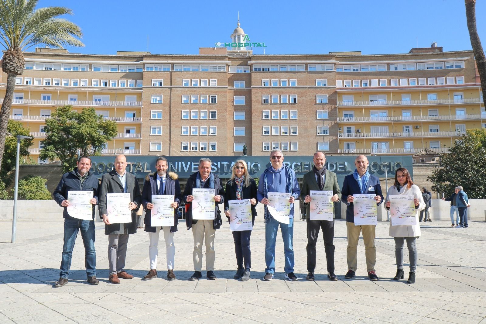 Miembros de las direcciones de ambos hospitales y de la coordinación y organización del evento deportivo.