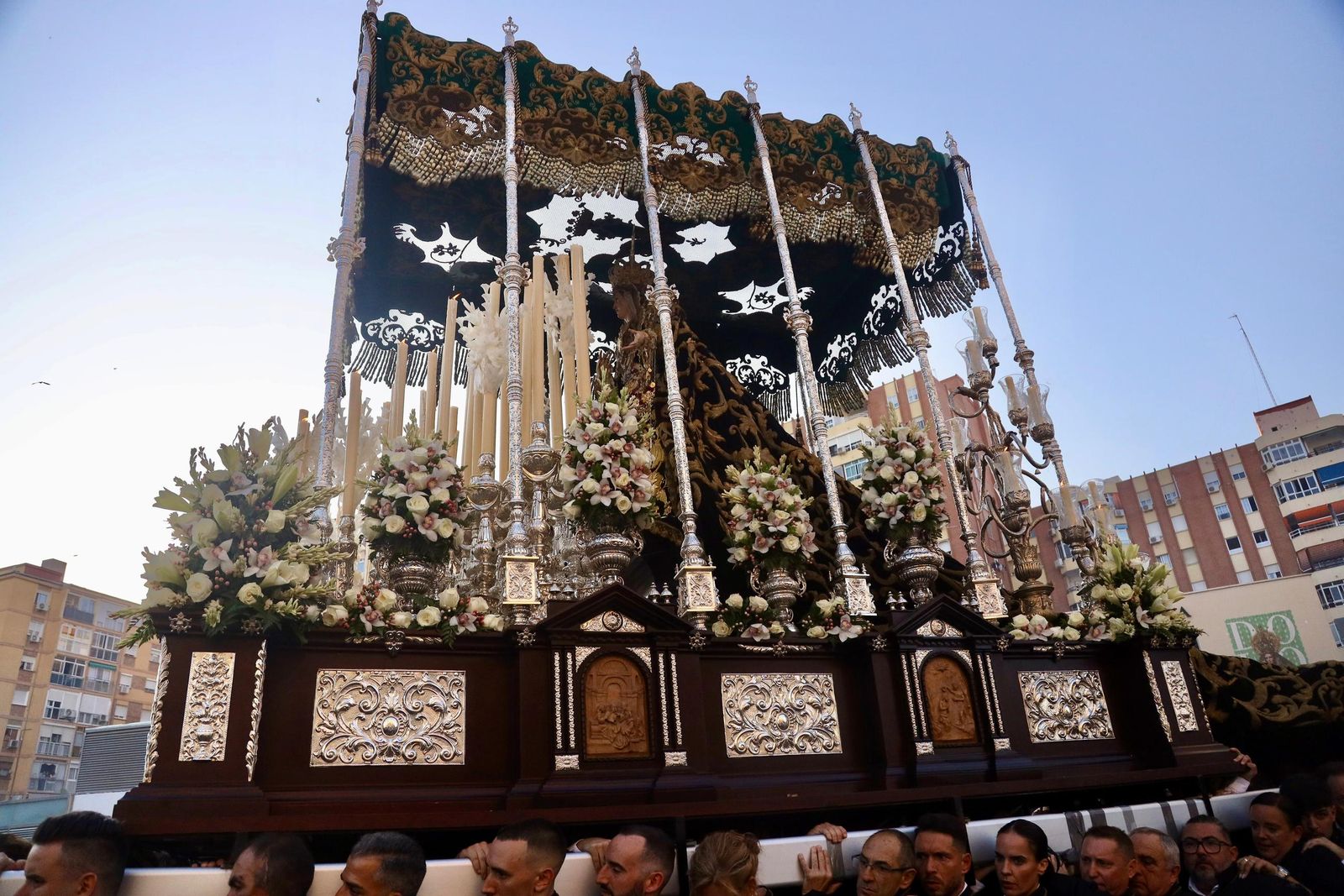 La procesión de la Virgen en Cruz de Humilladero por sus 25 años, en fotos