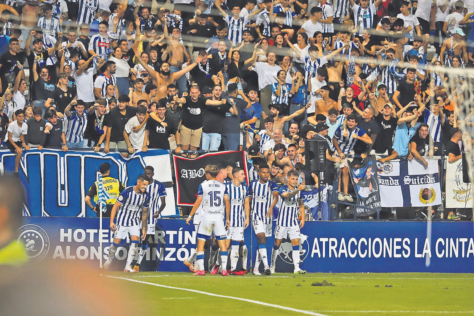 Los jugadores del Recreativo de Huelva en el partido contra el Málaga.