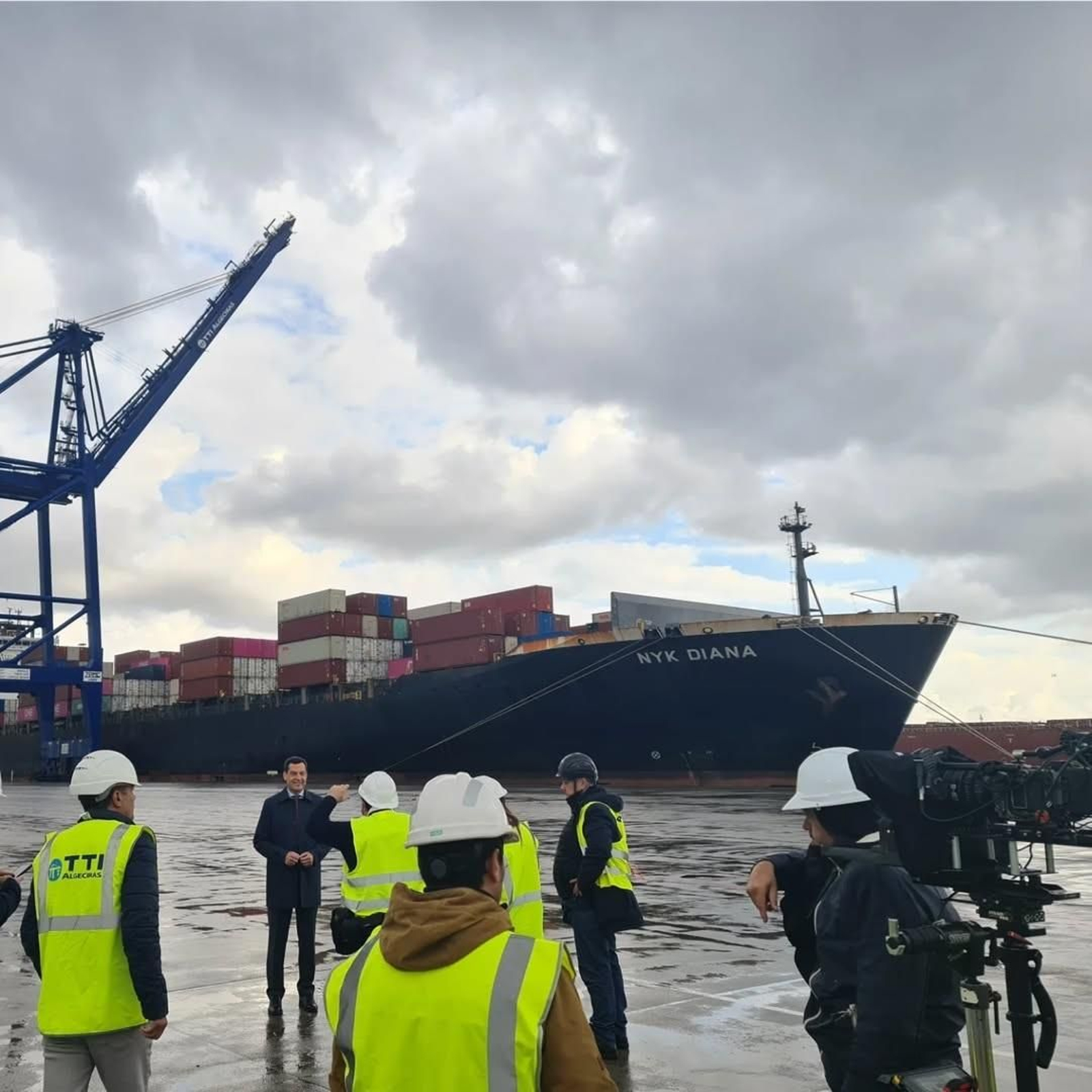 Grabación del mensaje de Año Nuevo del presidente de la Junta desde el Puerto Bahía de Algeciras.