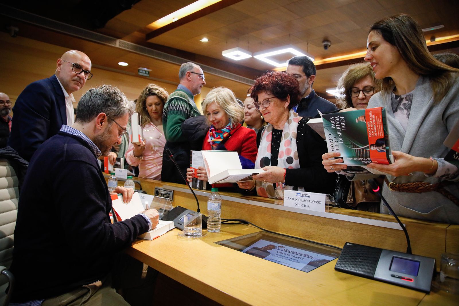 ¿Has estado en la presentación del libro de Máximo Huerta? Entra en la galería y buscate
