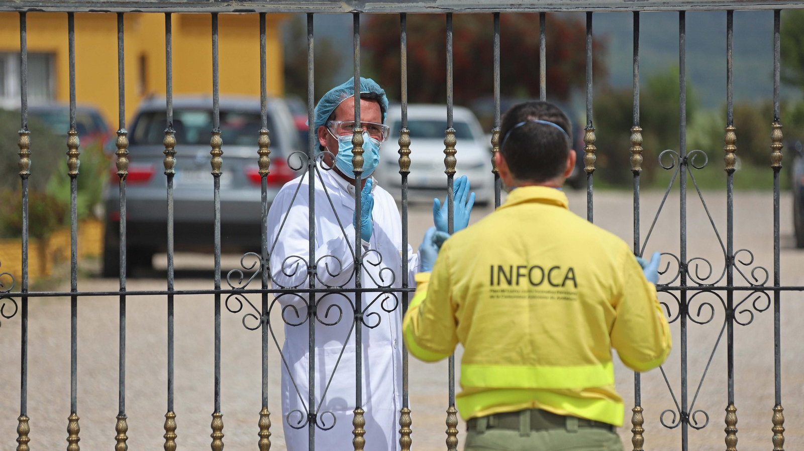 Tareas de desinfección del Infoca en Facinas