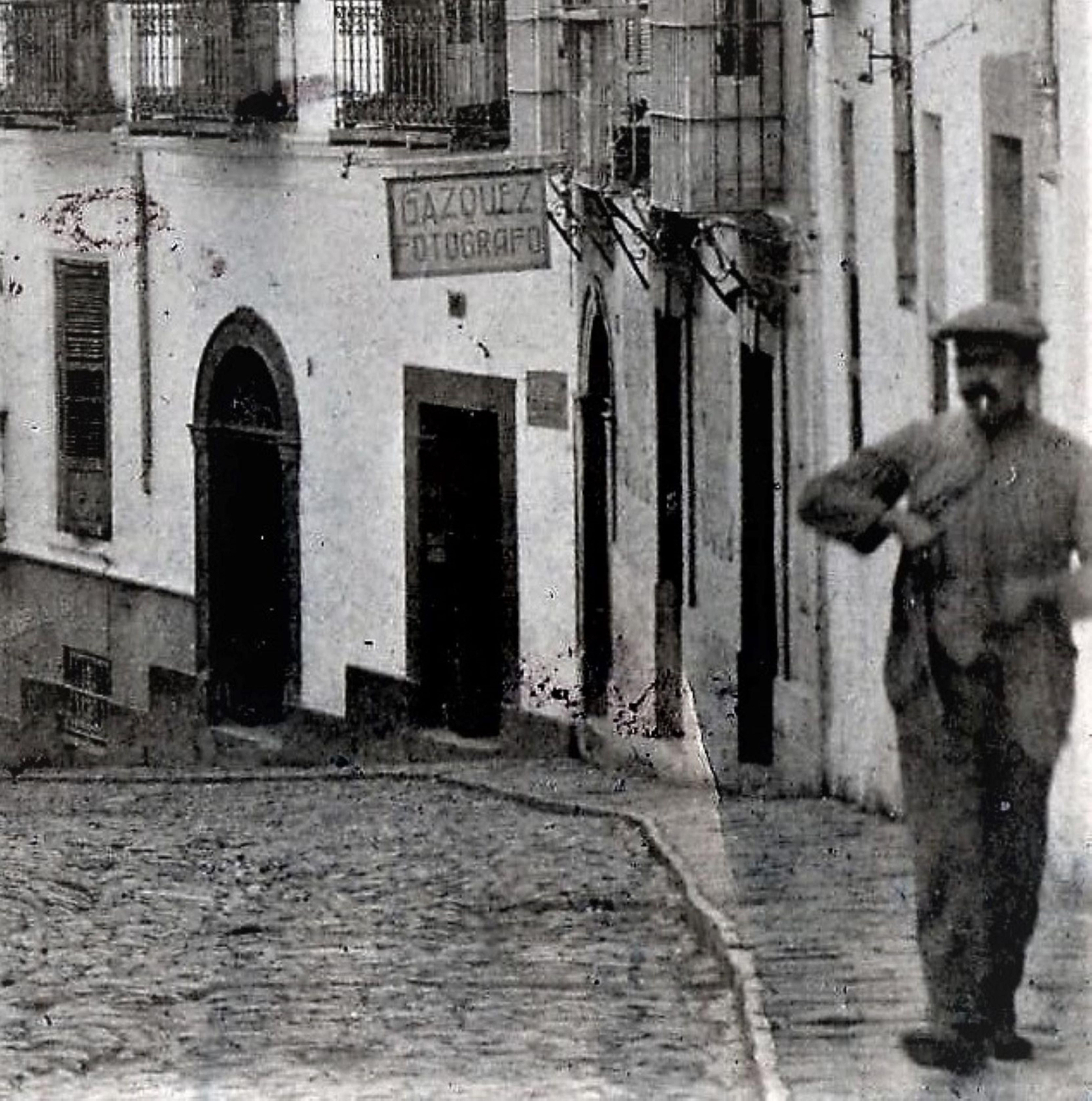 En la calle Sacramento se encontraba el estudio fotográfico de Gázquez.