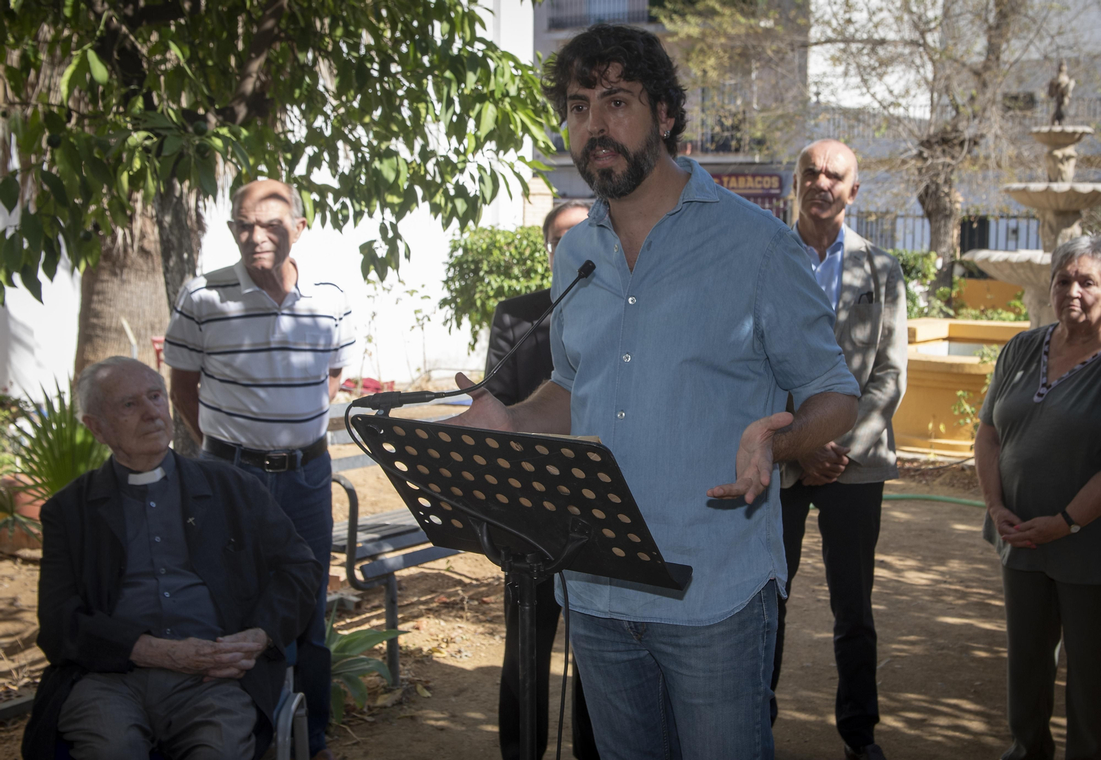 Las imágenes de la inauguración de los jardines del párroco D. Pedro Ybarra