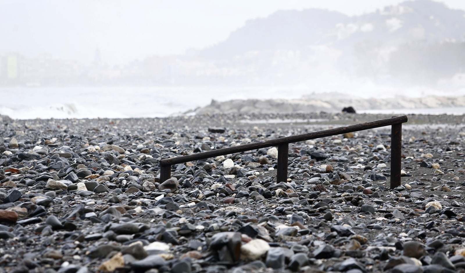 Las fotos de los efectos del temporal en las playas y paseos marítimos de Málaga