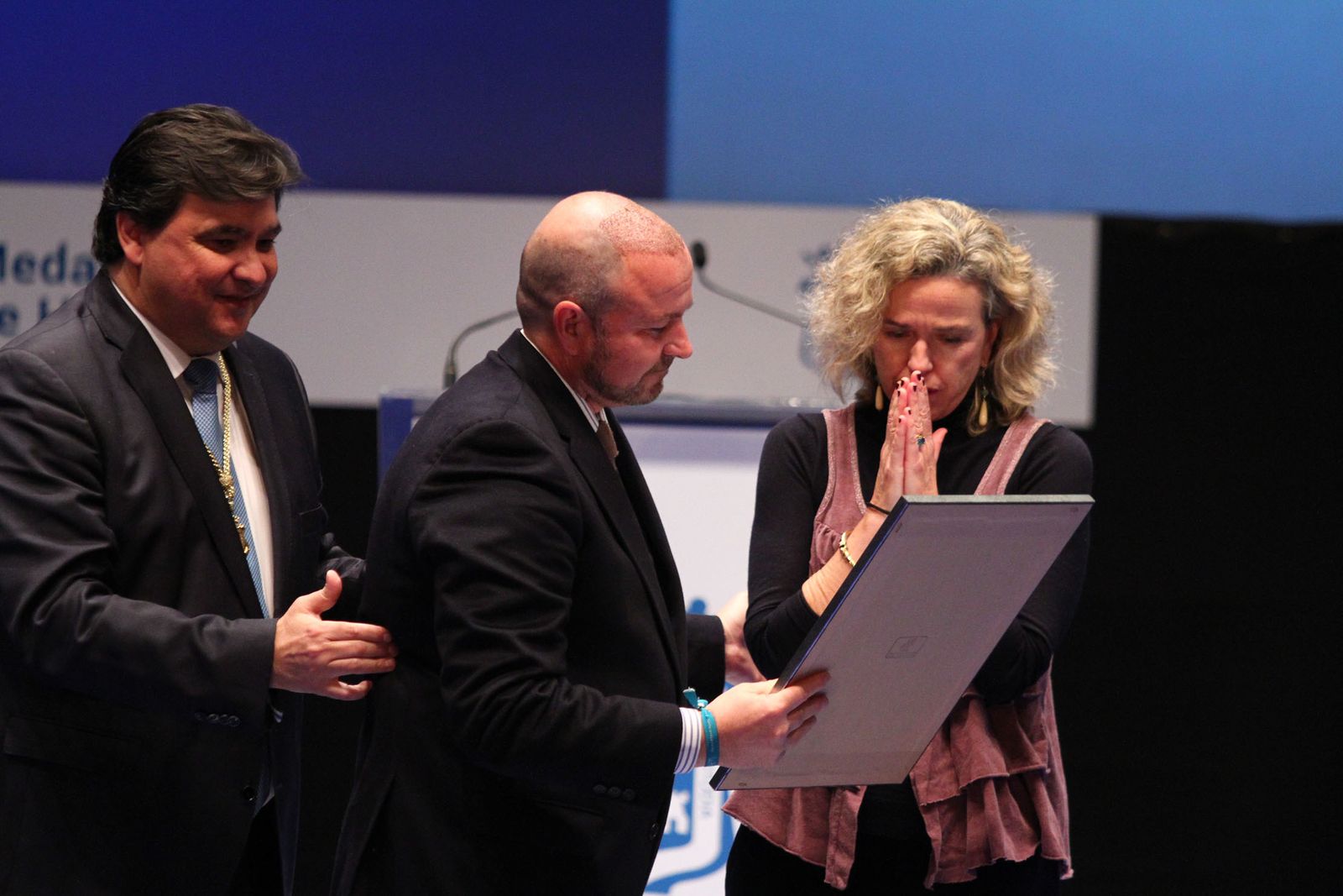 Imágenes de la entrega de las medallas de Huelva