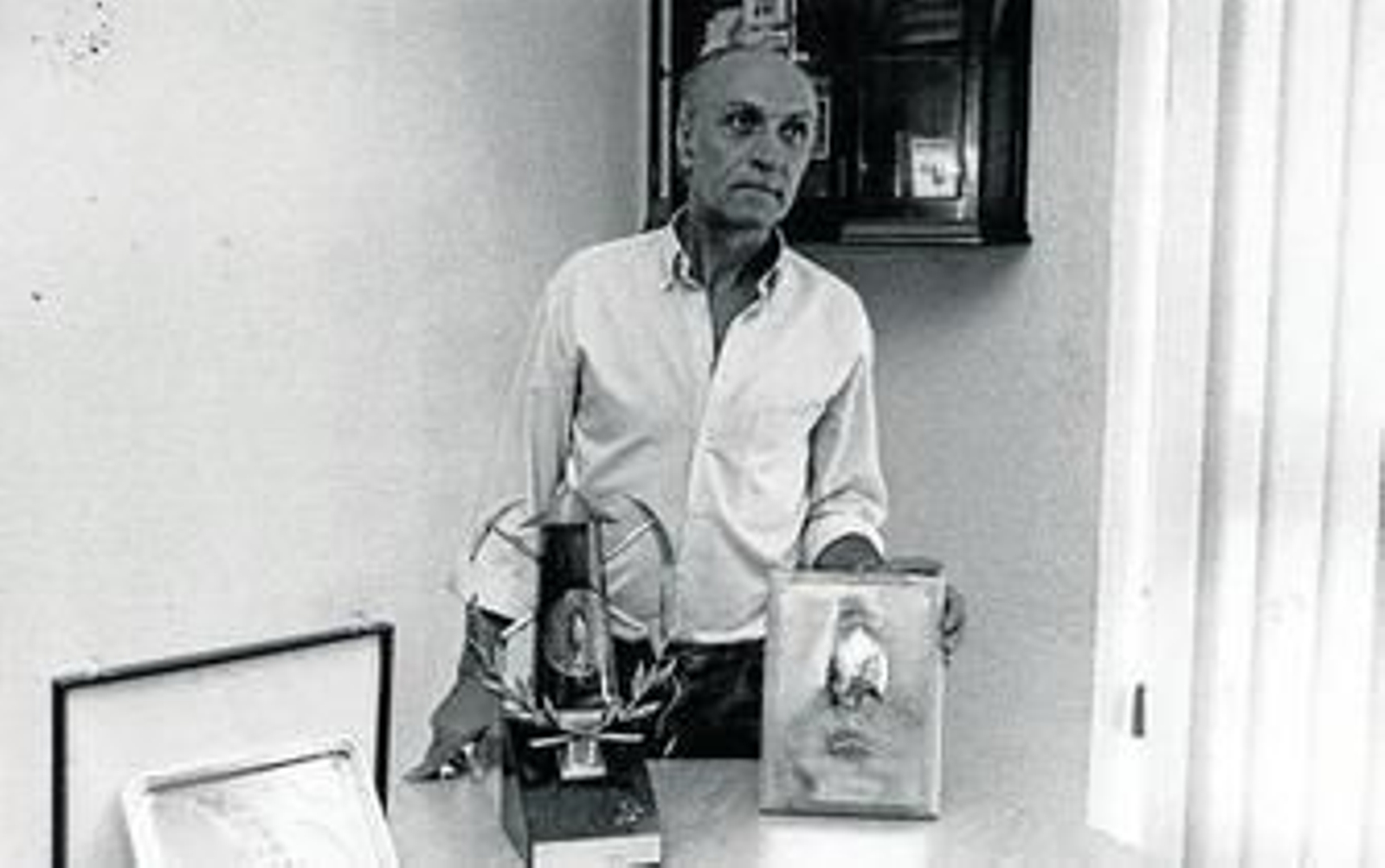 Ildefonso Pinto, con algunos de sus trofeos.