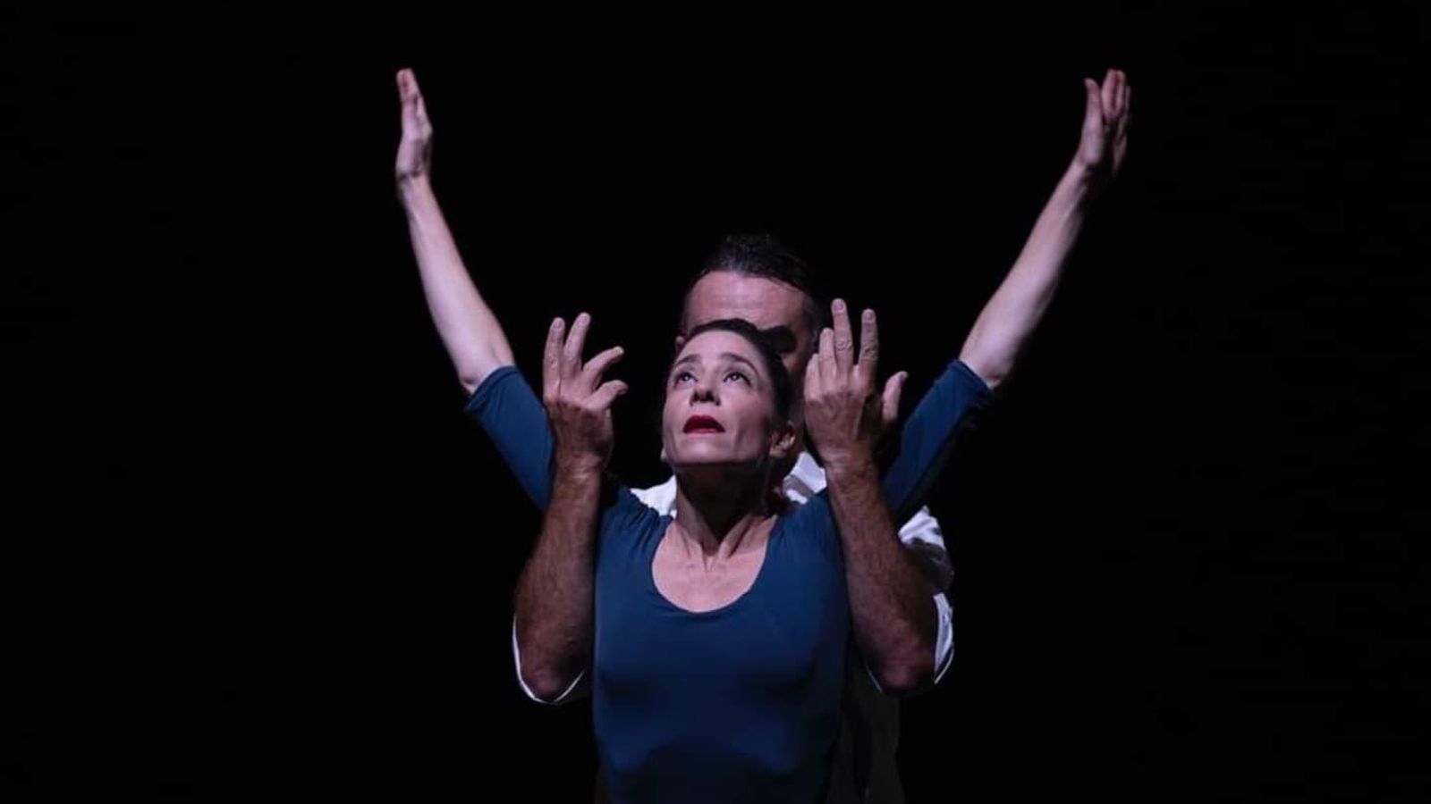 Espectáculo de la Compañía Marco Vargas & Chloe Brule. Espectáculo de la Compañía Marco Vargas & Chloe Brule.