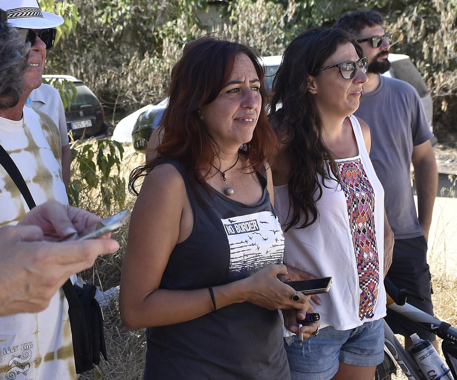 Concentración ante el cortijo Gambogaz, en Camas