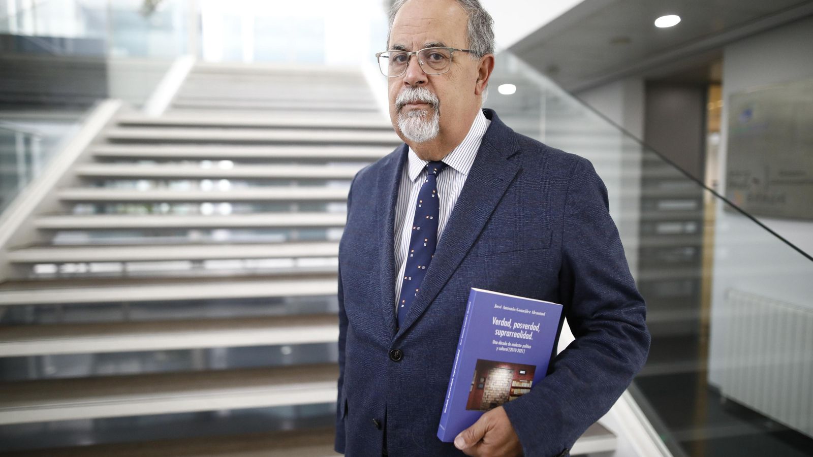 El libro de José Antonio Alcantud recoge textos publicados en los diarios de Grupo Joly.