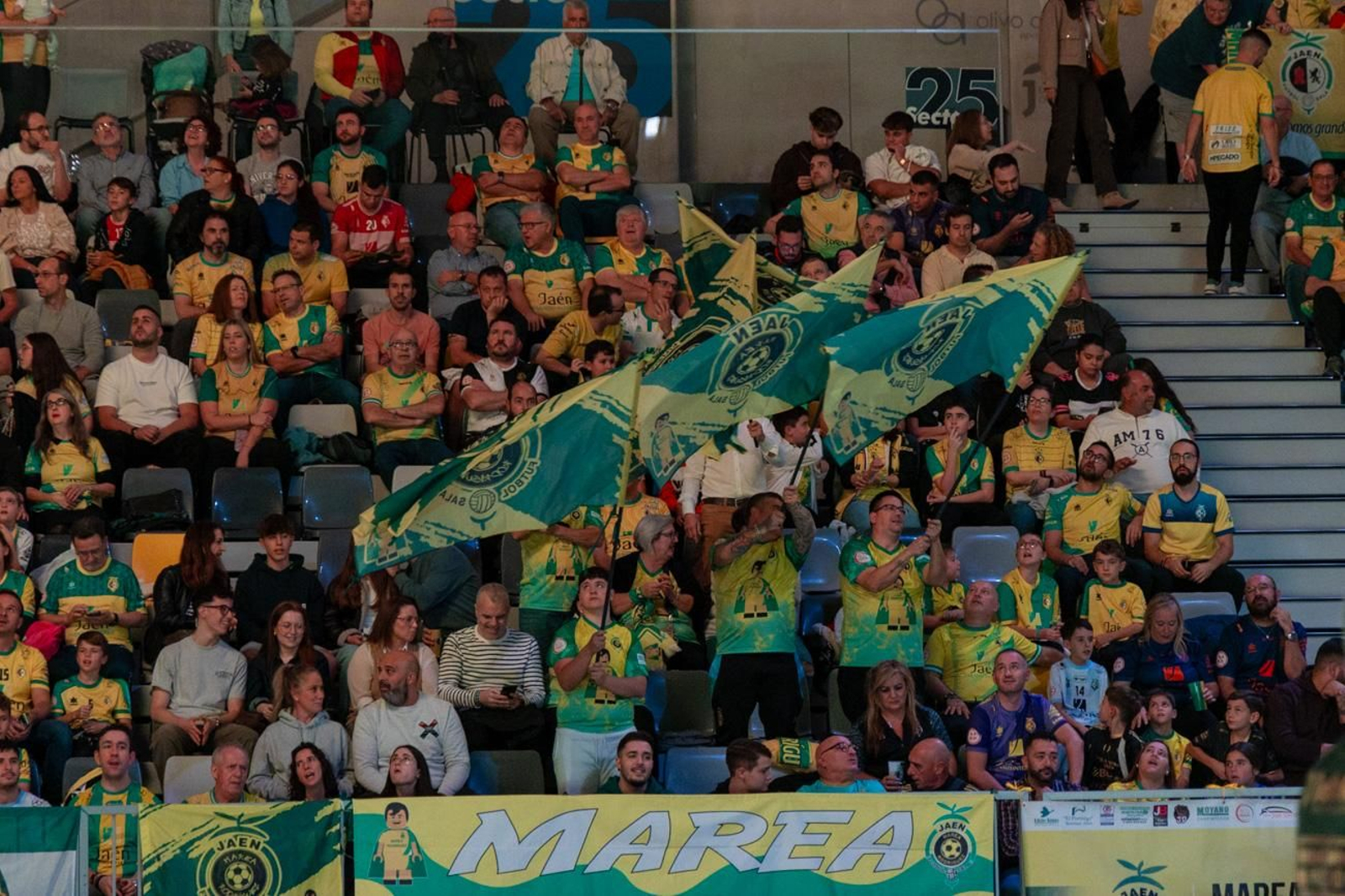 Las mejores fotos de la goleada del Jaén Paraíso Interior FS ante Industrias Santa Coloma