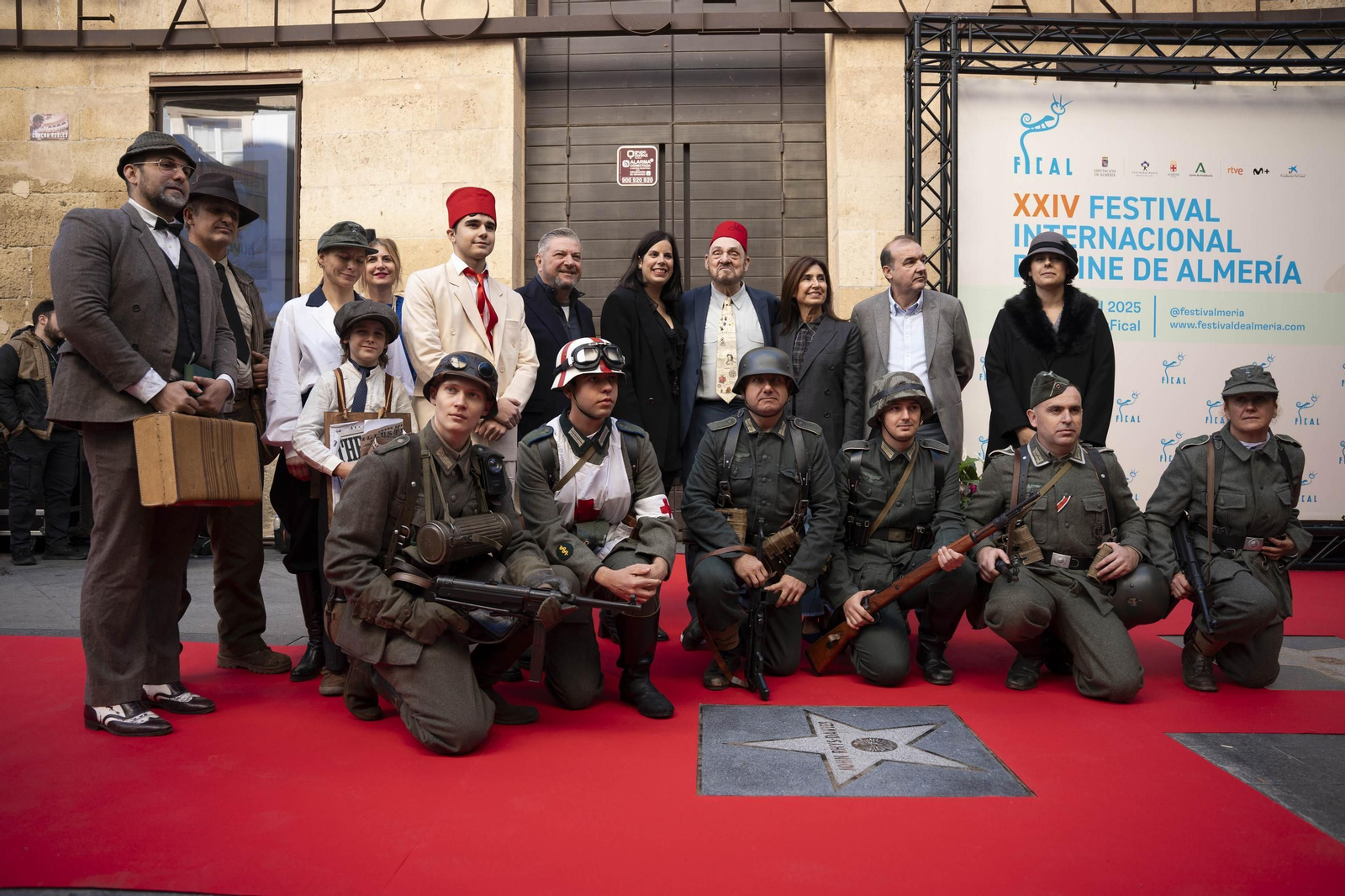 La estrella a JOHN RHYS-DAVIES luce en el paseo de la fama de Almería