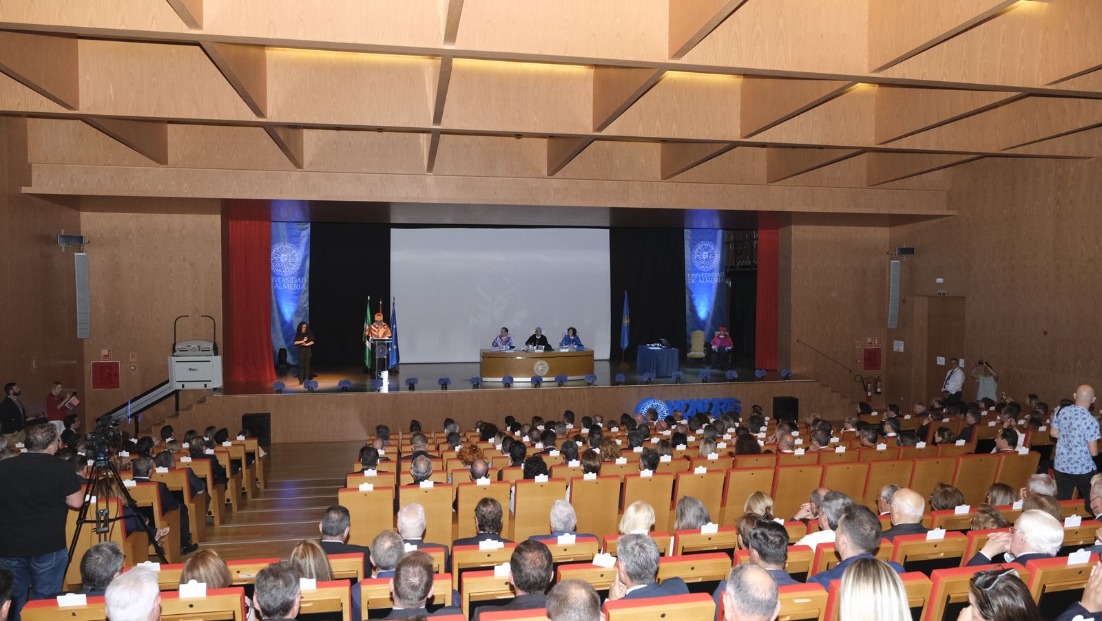 Imágenes de la investidura como Doctor Honoris Causa de la UAL, de Paco Cosentino.