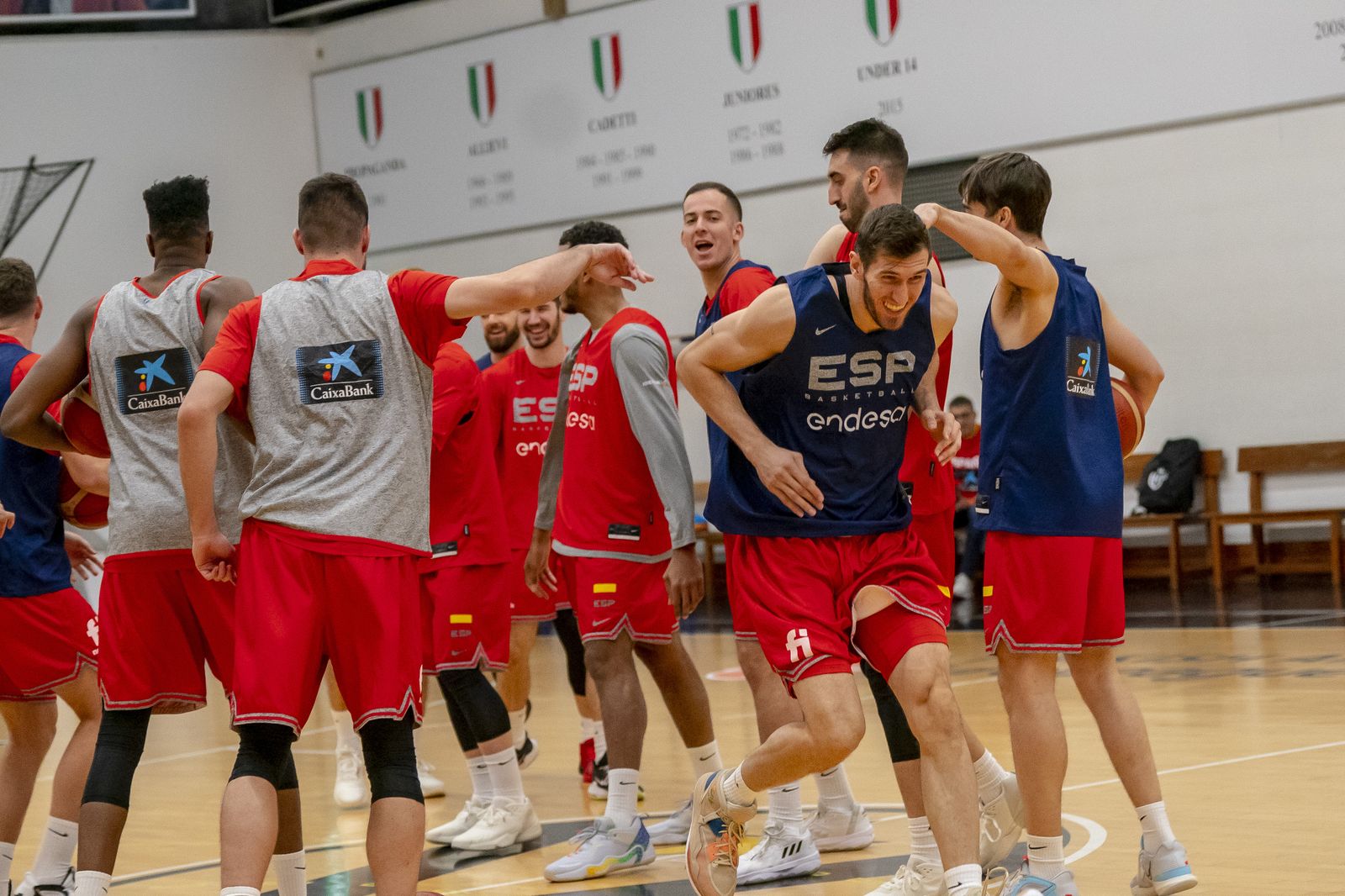 Alberto Díaz, Darío Brizuela y Jonathan Barreiro, a las órdenes de Scariolo en Bolonia