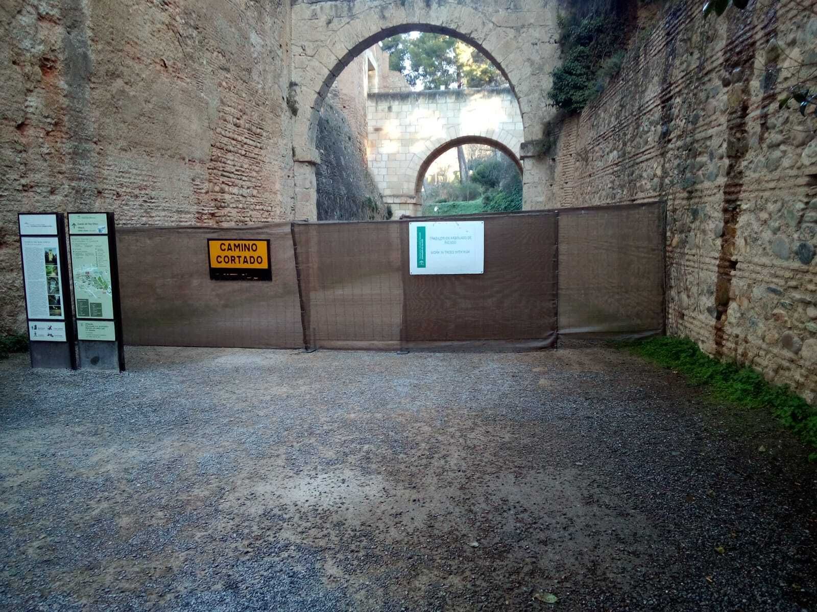 Cerrado el acceso a la Alhambra por la Cuesta del Rey Chico hasta el jueves