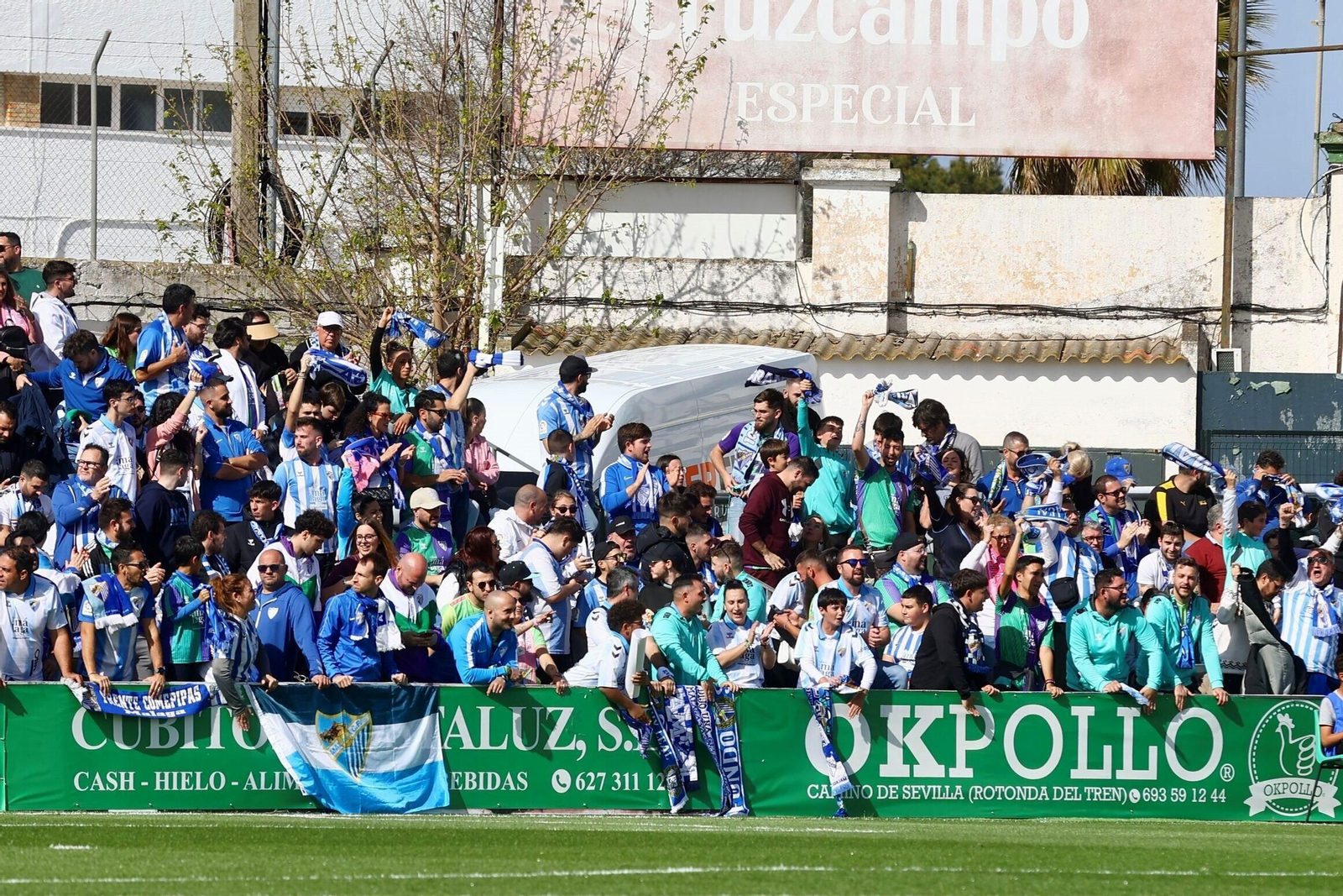 Los seguidores del Málaga CF en Sanlúcar.