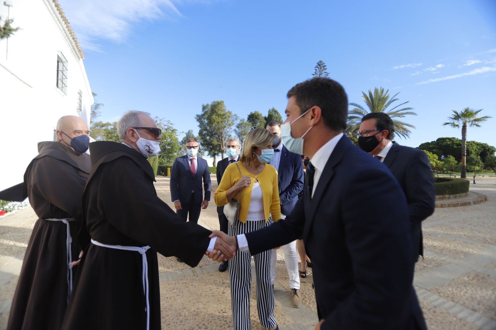 La presidenta del Parlamento, Marta Bosquet, junto al resto de miembros de la Mesa, visita al Monasterio de La Rábida