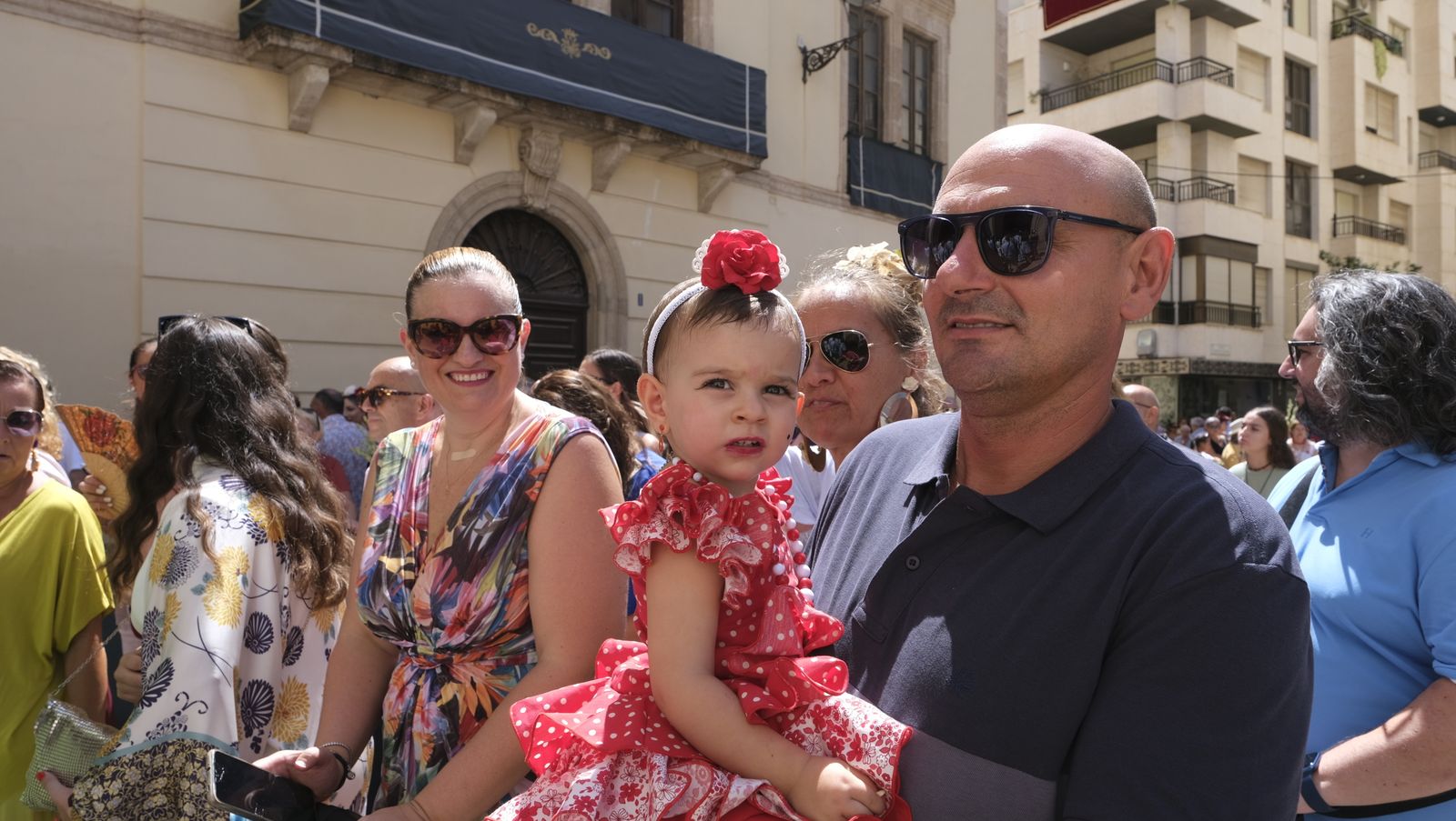 Imágenes de la ofrenda floral a la Virgen del Mar. Feria de Almería 2022